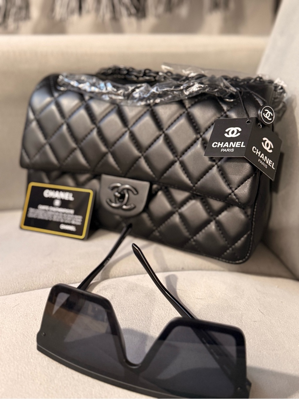 LUXURY BAG WITH BLACK STRAPS